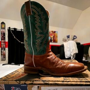 Green boots size 9 and 1/2. Purple boots size 9